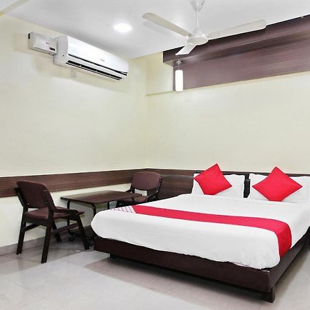 Oyo 30537 Hotel Megharaj Bijapur  Exterior photo