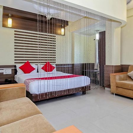 Oyo 30537 Hotel Megharaj Bijapur  Exterior photo