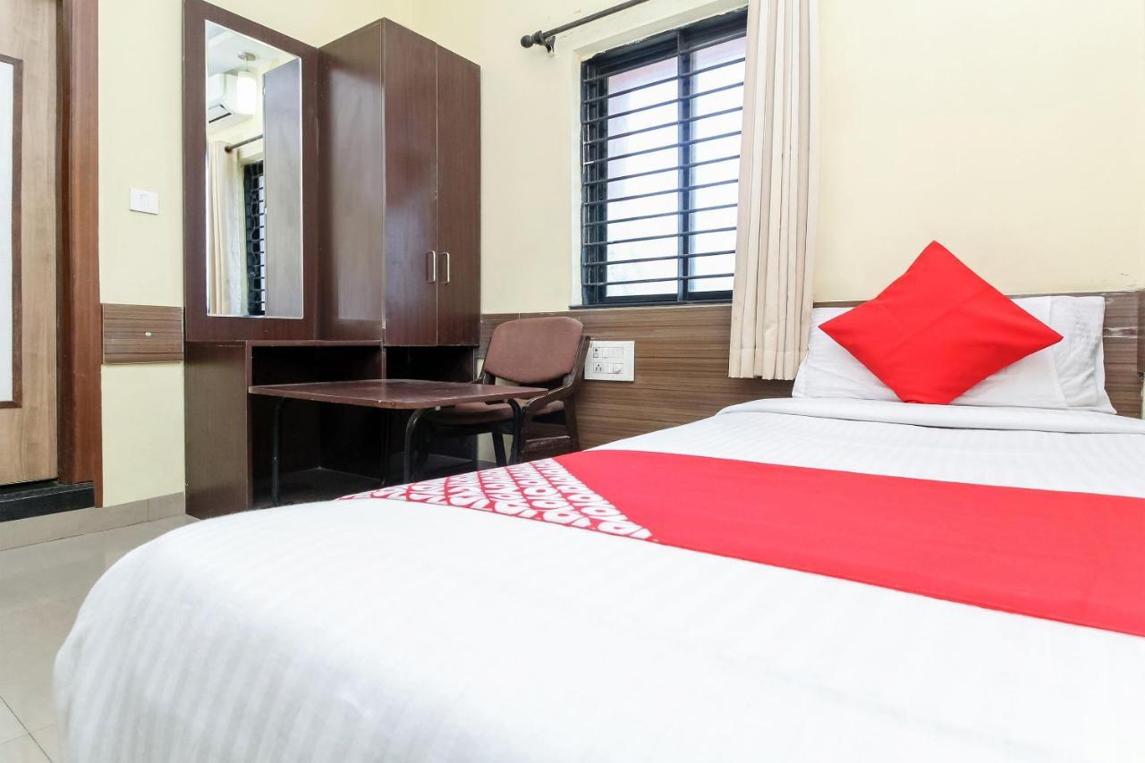 Oyo 30537 Hotel Megharaj Bijapur  Exterior photo