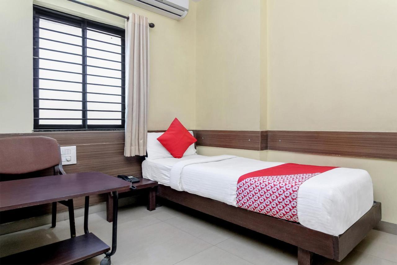 Oyo 30537 Hotel Megharaj Bijapur  Exterior photo