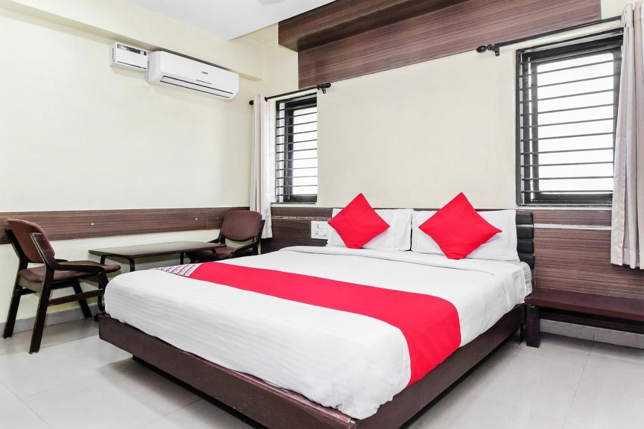 Oyo 30537 Hotel Megharaj Bijapur  Exterior photo