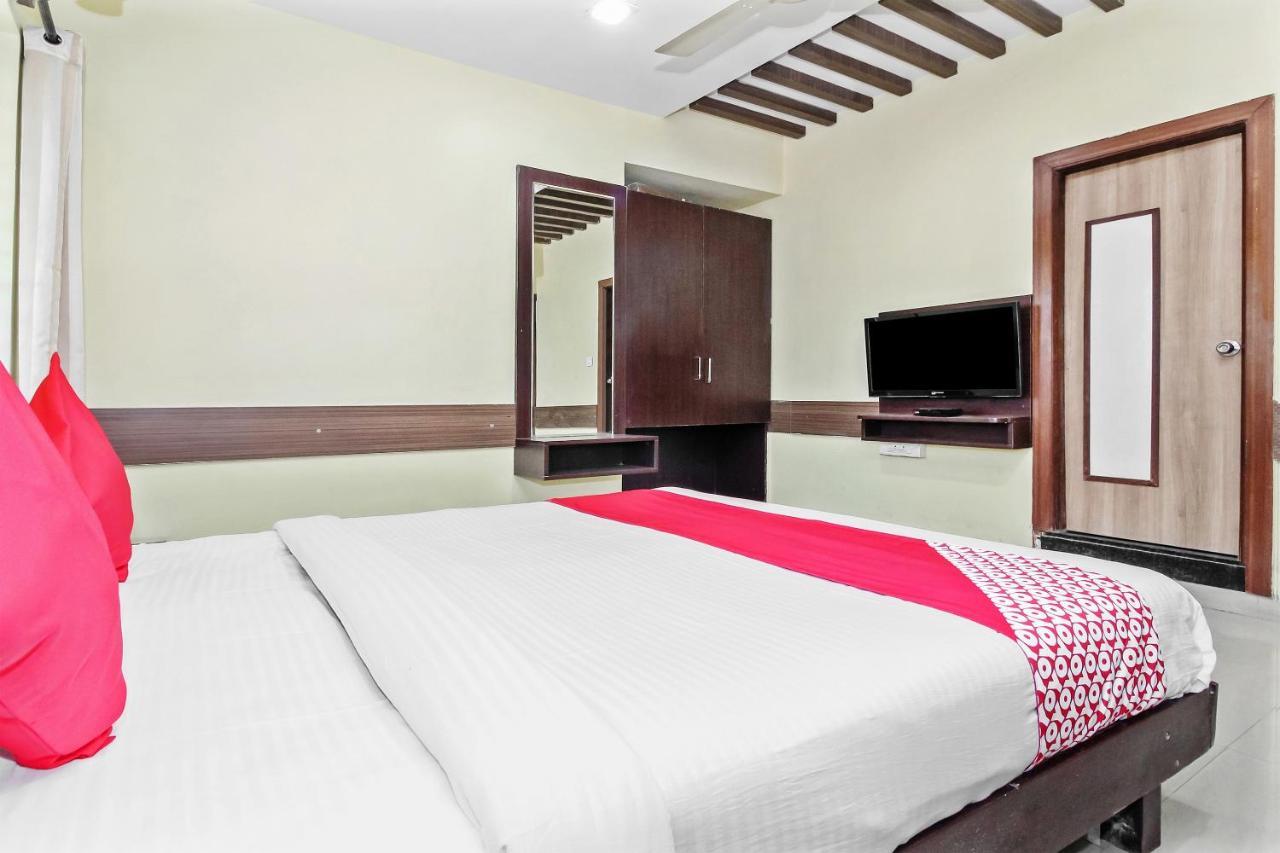Oyo 30537 Hotel Megharaj Bijapur  Exterior photo