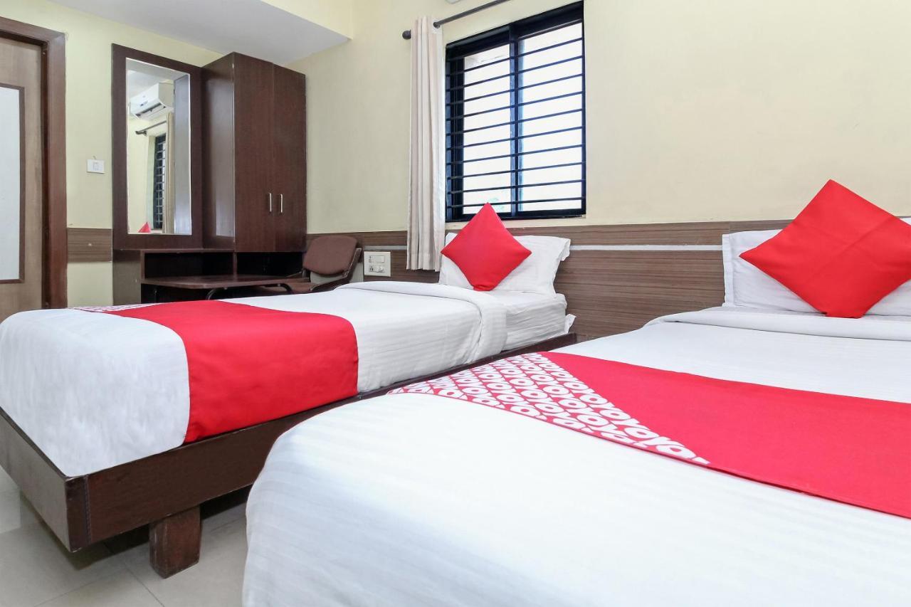 Oyo 30537 Hotel Megharaj Bijapur  Exterior photo