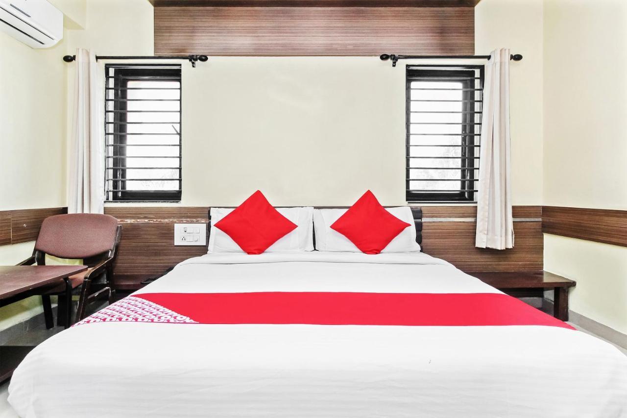 Oyo 30537 Hotel Megharaj Bijapur  Exterior photo