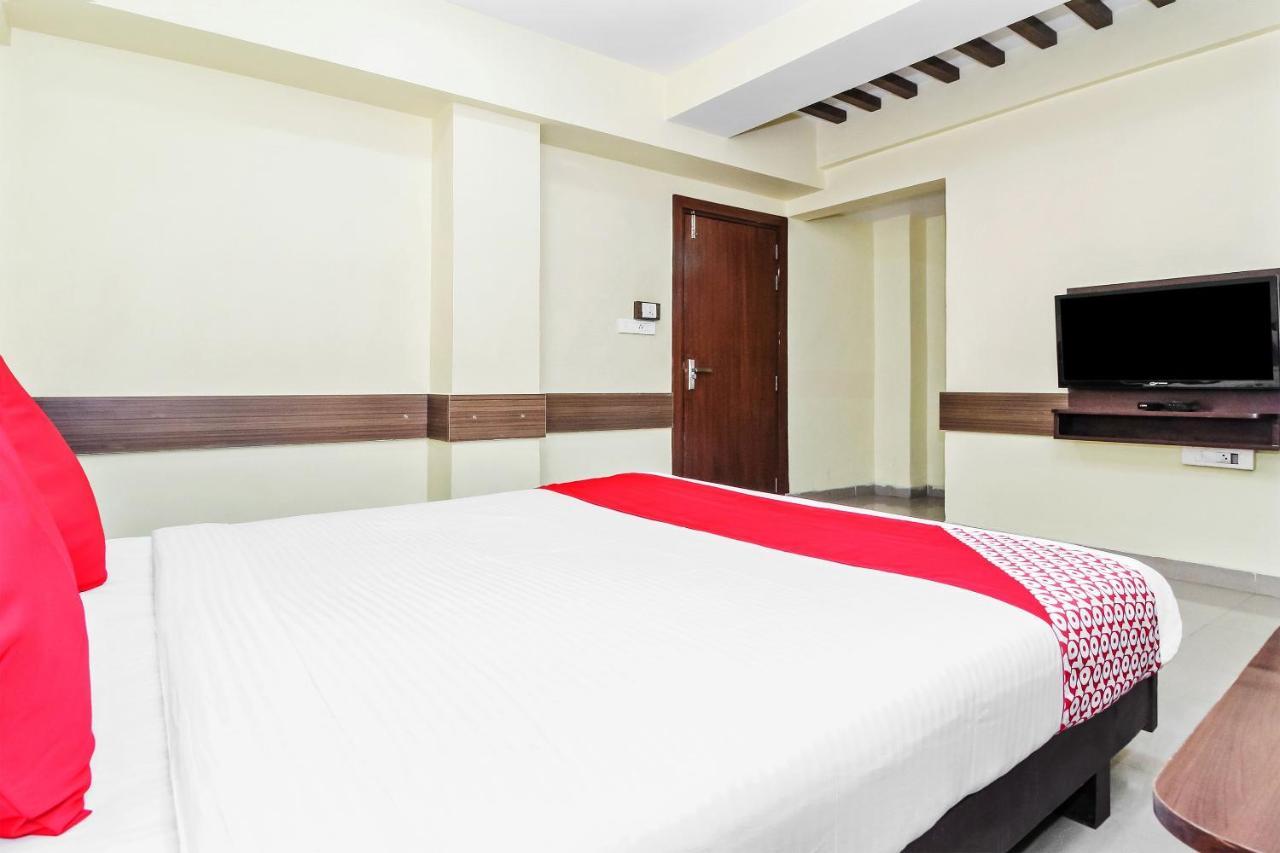 Oyo 30537 Hotel Megharaj Bijapur  Exterior photo